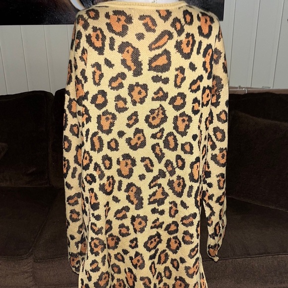 Lucky & Blessed • Women • Safari Design • Large • Brown/ Black •Tunic Sweater - Picture 16 of 16